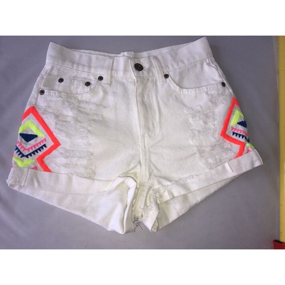 Carmar Pants - New Carmar Mid Rise White Denim Shorts LF Store Cotton Distressed Embroidered 24